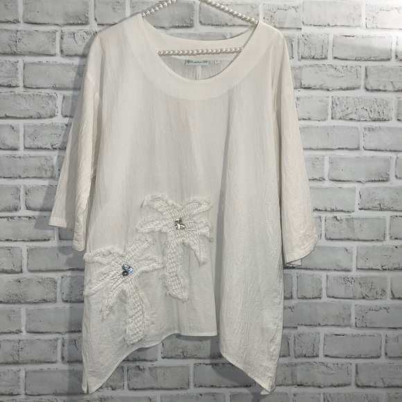 LuLu B Tops - LuLu-B Top Beach Cover White Embellishments Medium